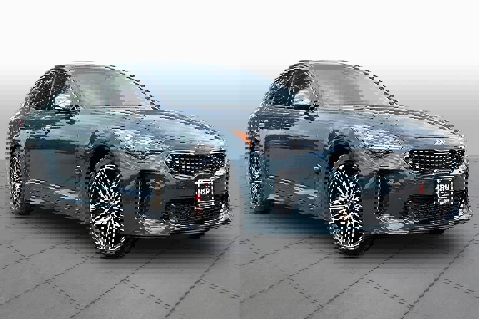 Used 2023 Kia Stinger GT2 image 3