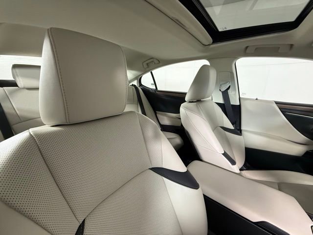 Certified 2025 Lexus ES 300h 300h w/ Premium Package image 34