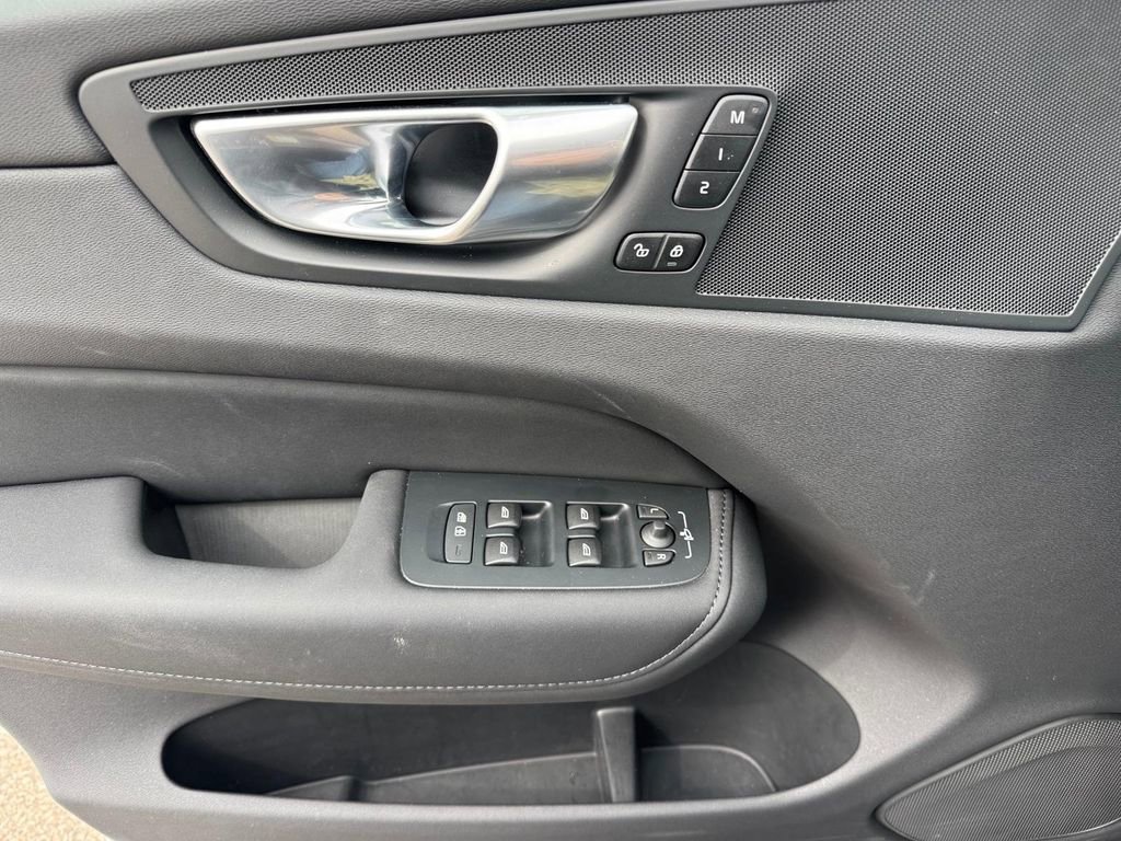 Certified 2026 Volvo XC60 B5 Plus w/ Protection Package Premier image 16