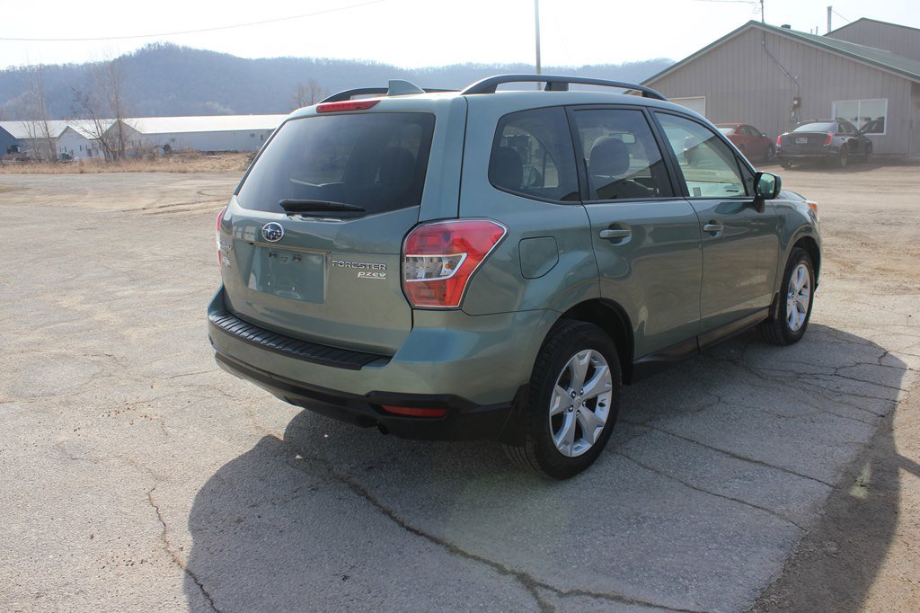Used 2016 Subaru Forester 2.5i Premium w/ Popular Package #2 AWD/4WD image 5