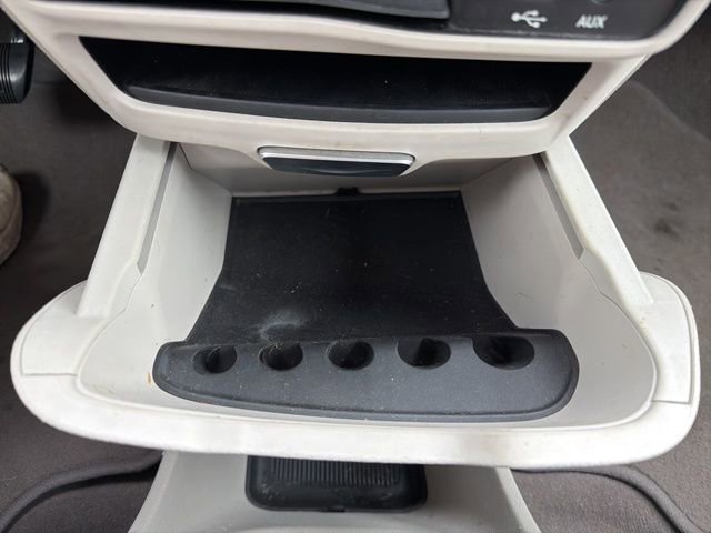 Used 2018 Chrysler Pacifica Touring-L image 30