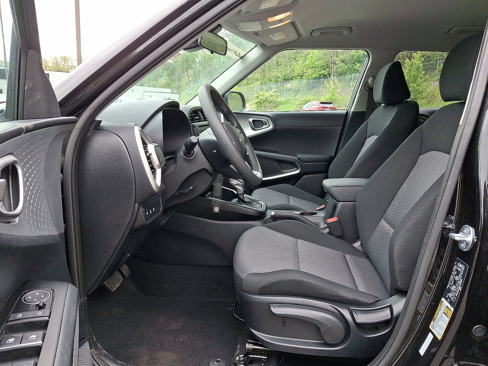 Used 2025 Kia Soul LX FWD image 13