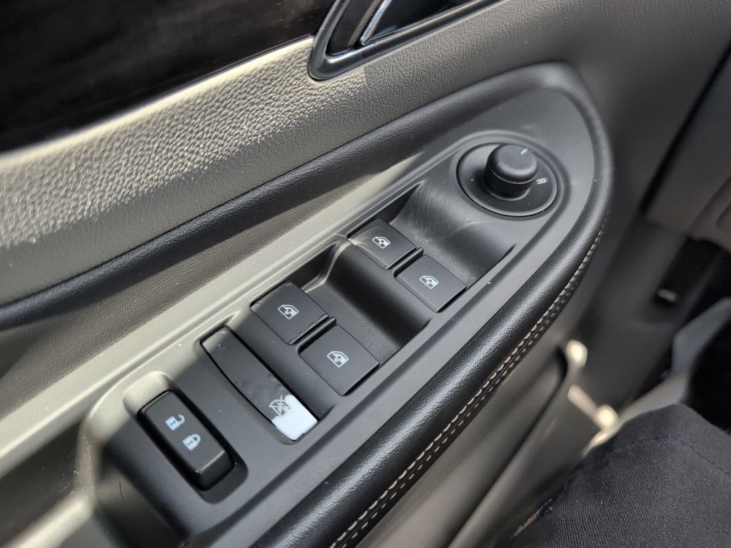 Used 2014 Buick Encore FWD image 23