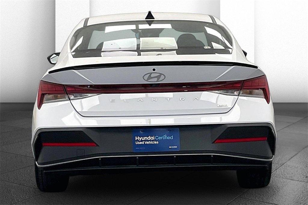 Certified 2025 Hyundai Elantra SEL image 3