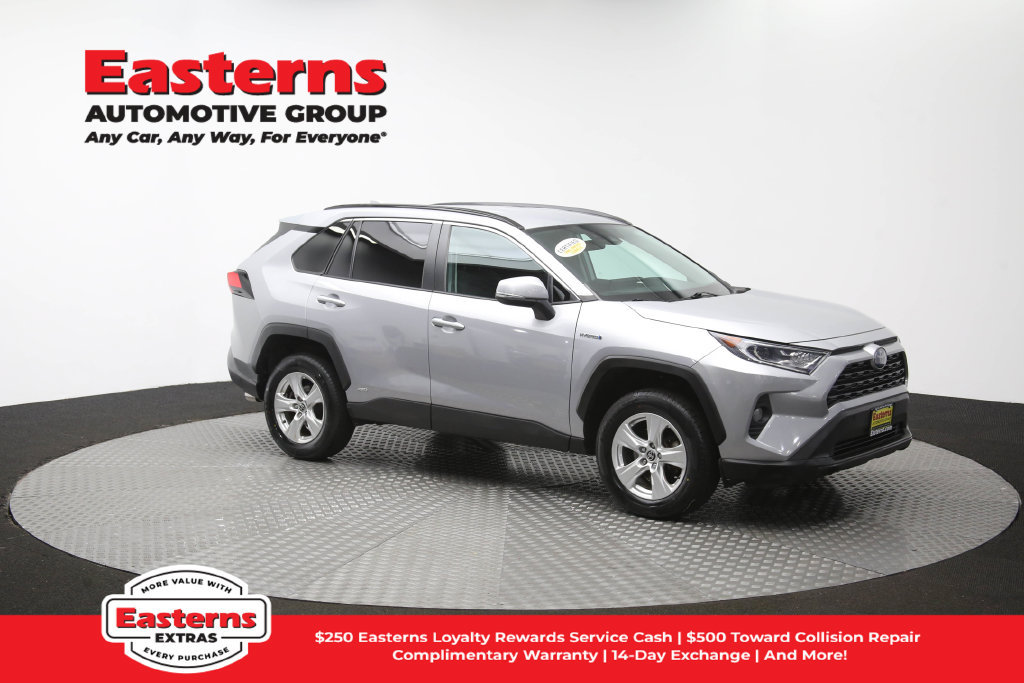 Used 2021 Toyota RAV4 XLE w/ XLE Grade Weather Package AWD/4WD image 50