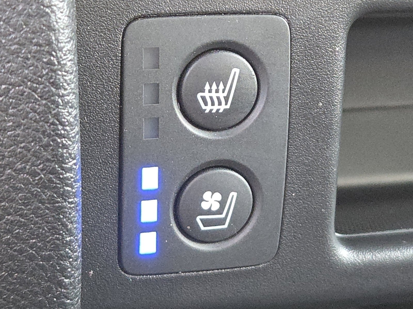 Used 2025 Honda Ridgeline Black Edition image 8