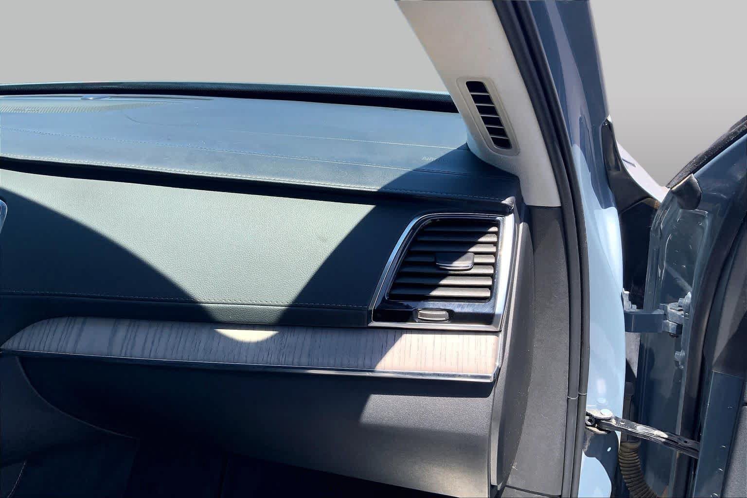 Used 2021 Volvo XC90 T8 Inscription w/ Lounge Package AWD/4WD image 19