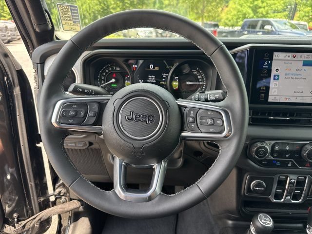 Certified 2025 Jeep Wrangler Unlimited Sahara w/ Safety Group AWD/4WD image 20
