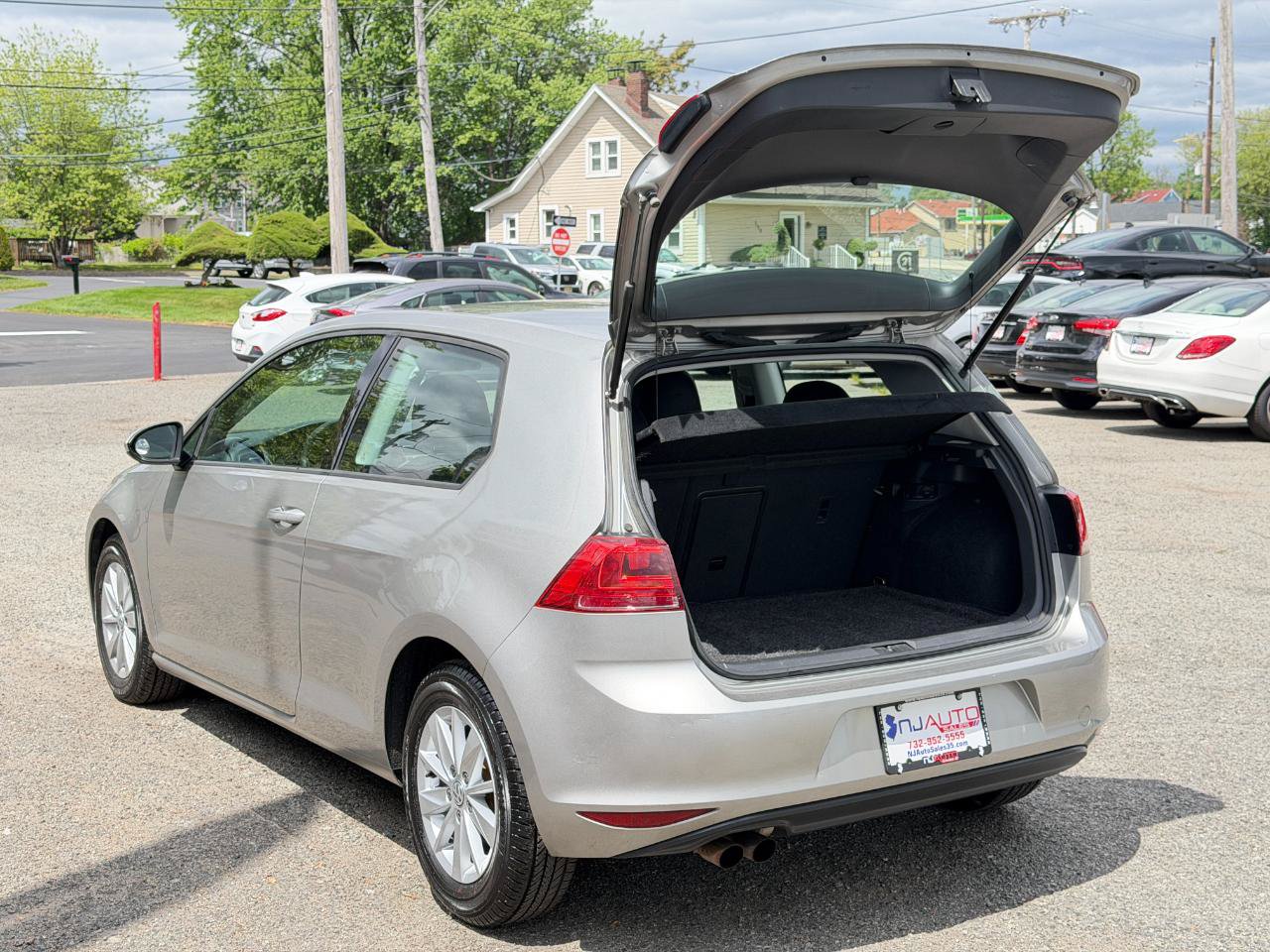 Used 2015 Volkswagen Golf S FWD image 30