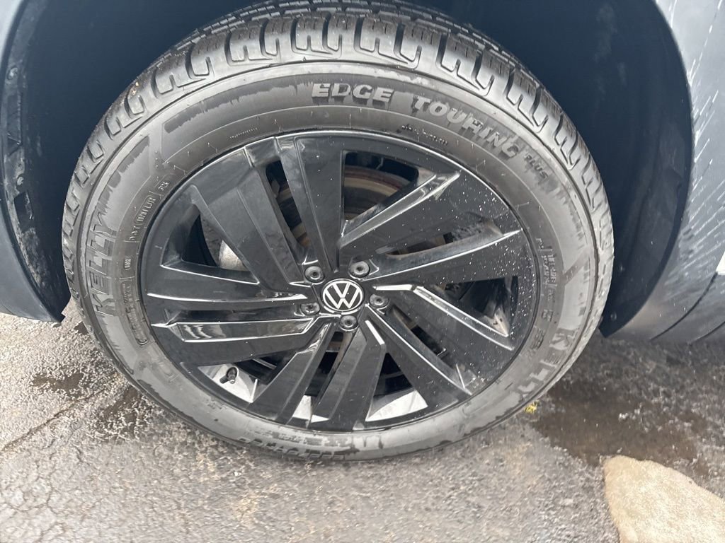 Used 2022 Volkswagen Atlas Cross Sport SE image 44