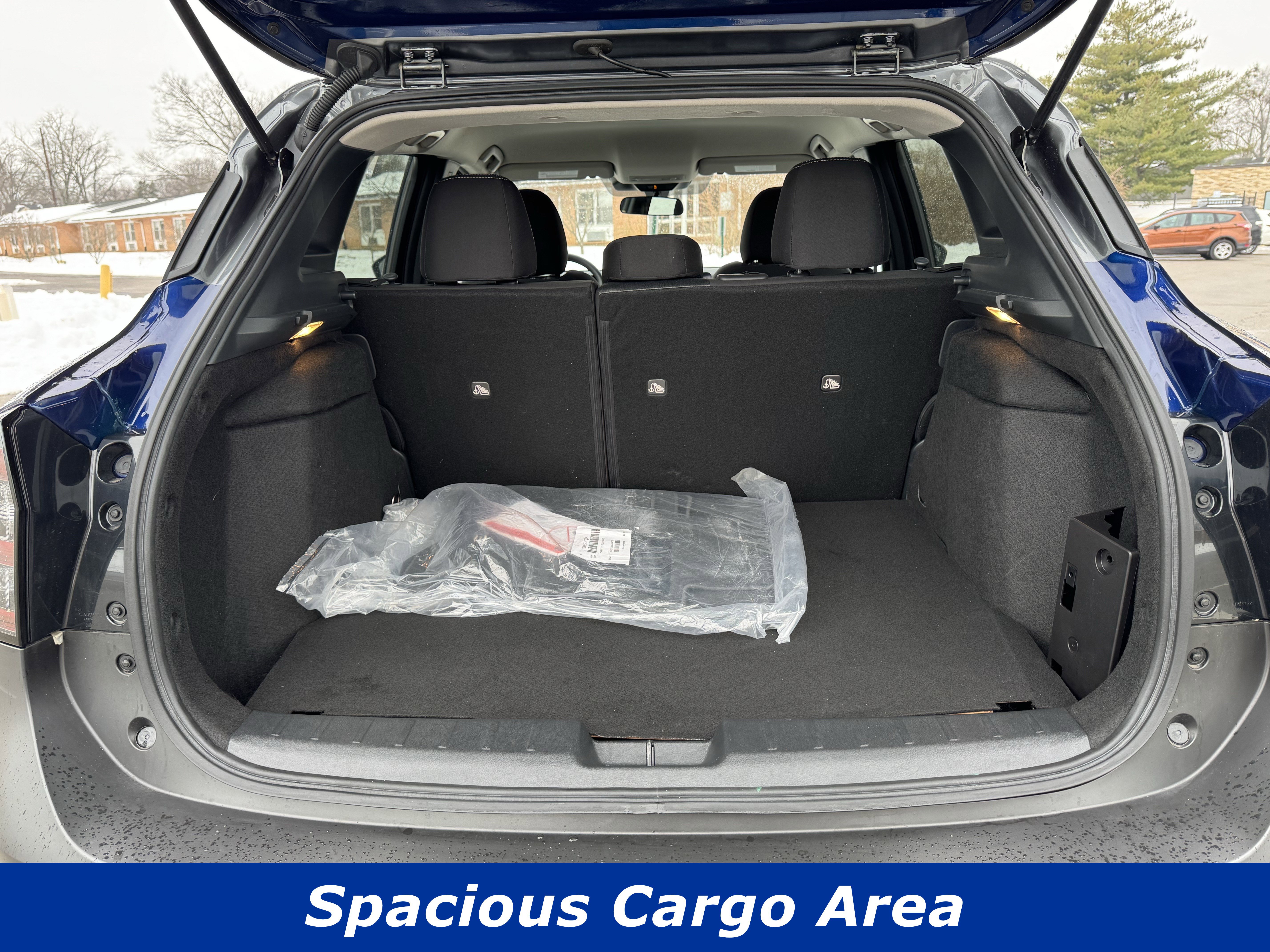 Used 2025 Nissan Kicks SV image 13