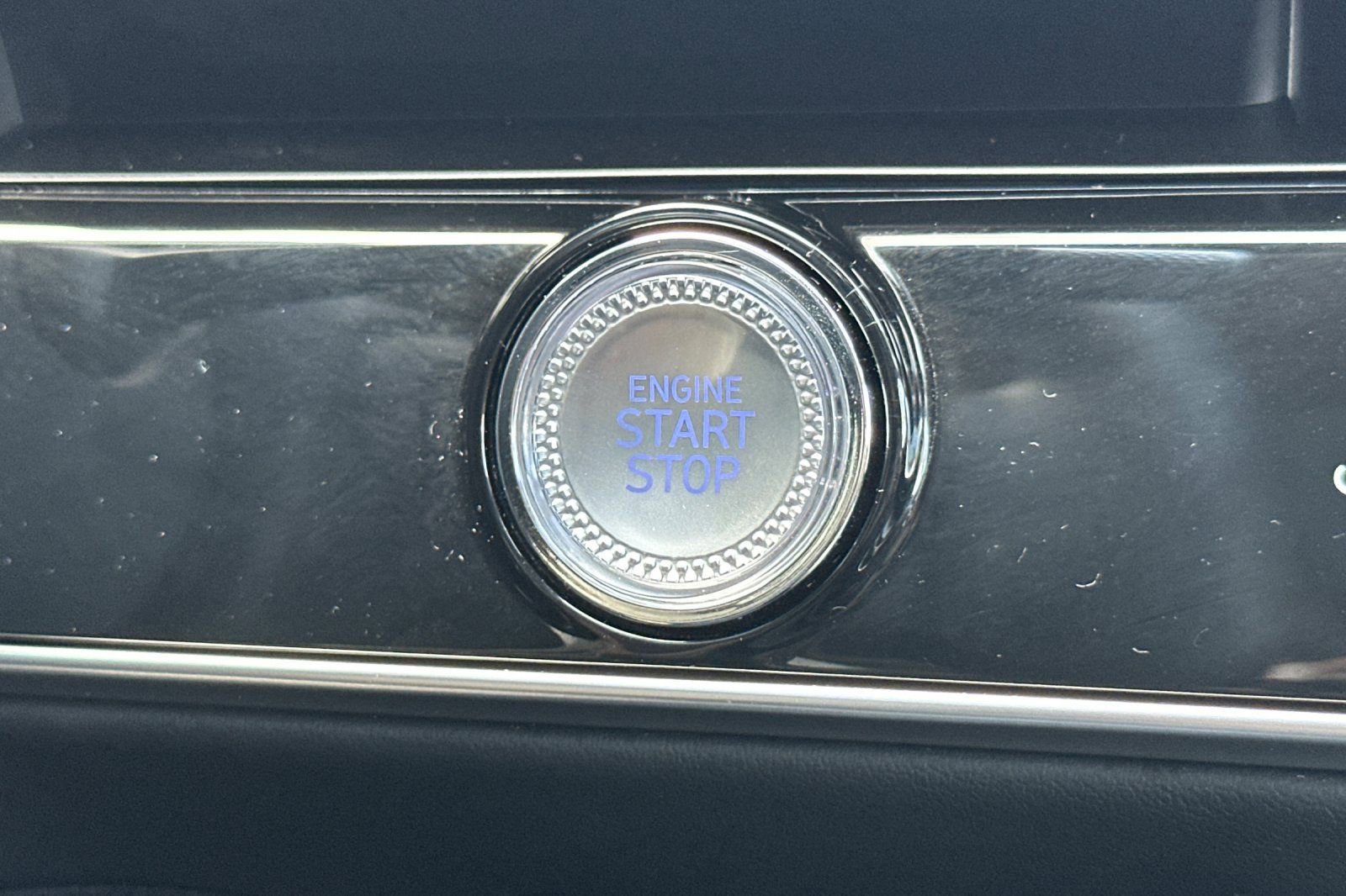 Used 2026 Genesis GV70 2.5T Select image 24