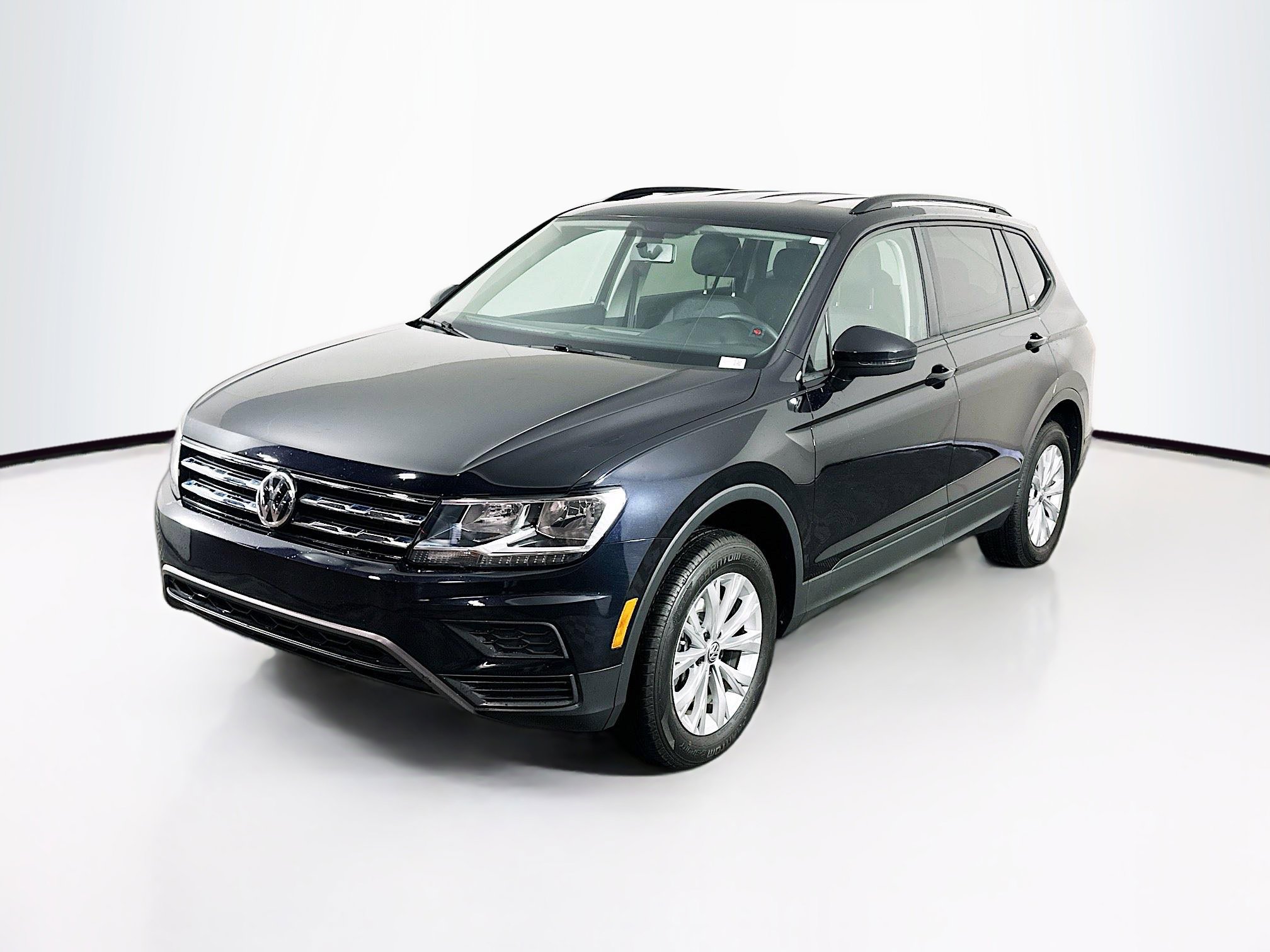 Used 2020 Volkswagen Tiguan S image 3