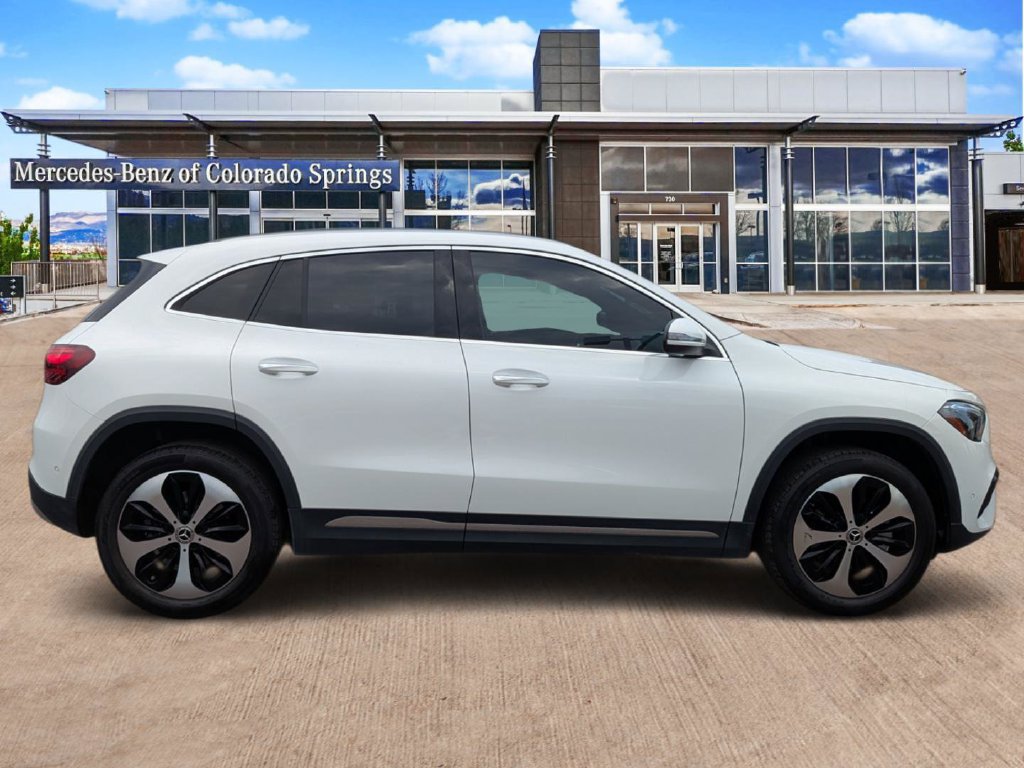 Used 2025 Mercedes-Benz GLA 250 4MATIC image 4