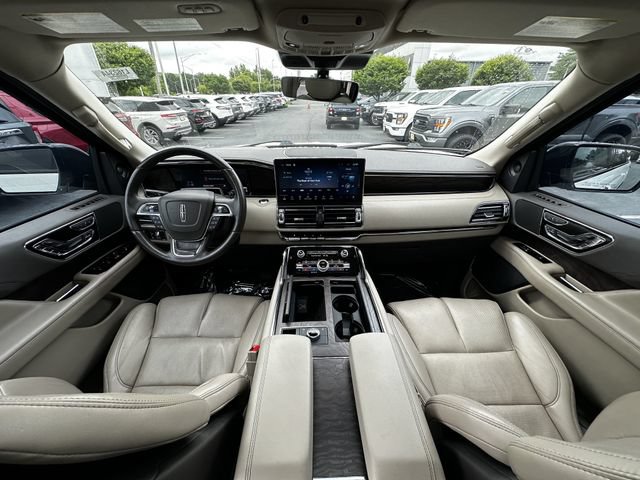 Certified 2024 Lincoln Navigator Reserve w/ Monochromatic Package AWD/4WD image 16