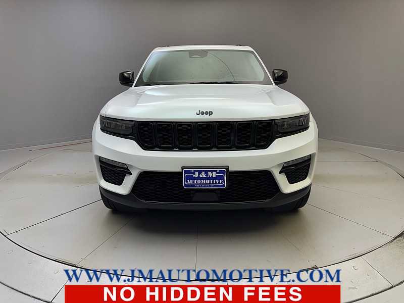 Used 2023 Jeep Grand Cherokee Limited w/ Black Appearance Package AWD/4WD image 8