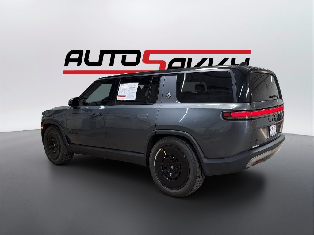 Used 2025 Rivian R1S Adventure Dual AWD/4WD image 7