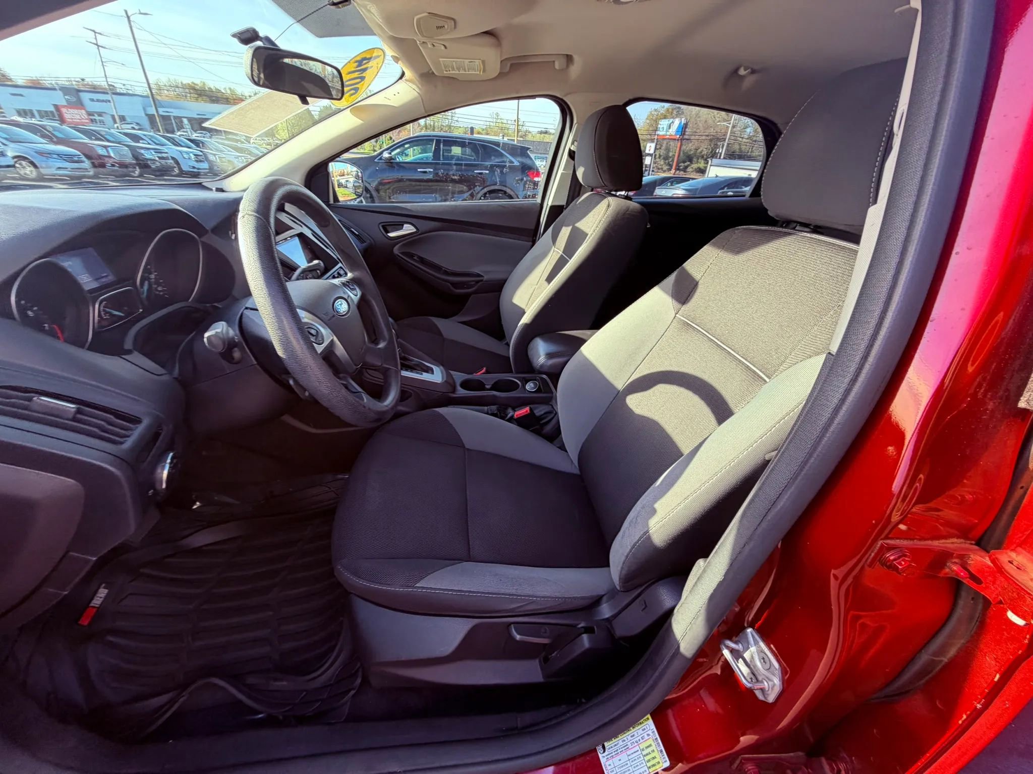 Used 2014 Ford Focus SE image 19