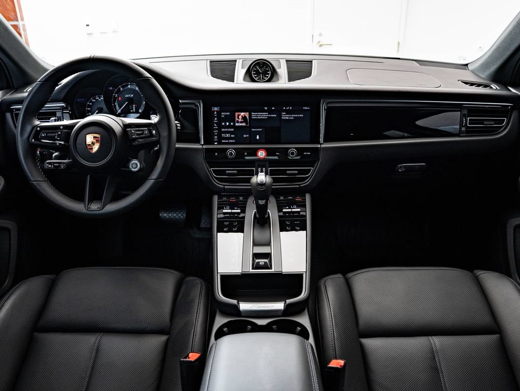 Certified 2026 Porsche Macan GTS AWD/4WD image 6