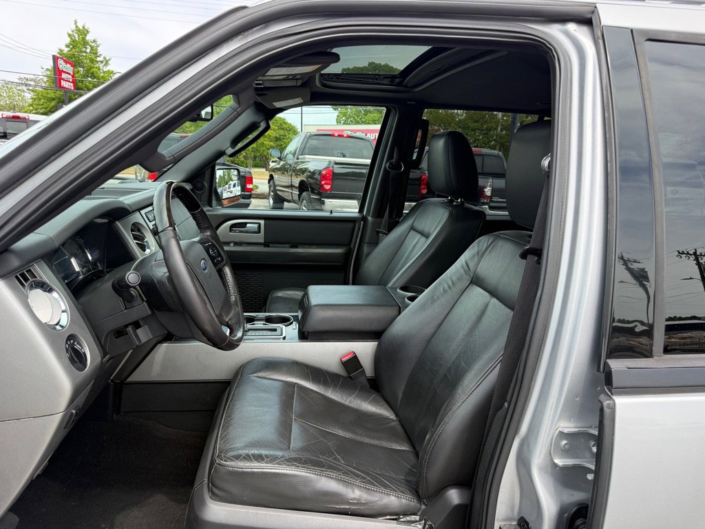 Used 2014 Ford Expedition Limited w/ Equipment Group 301A AWD/4WD image 9