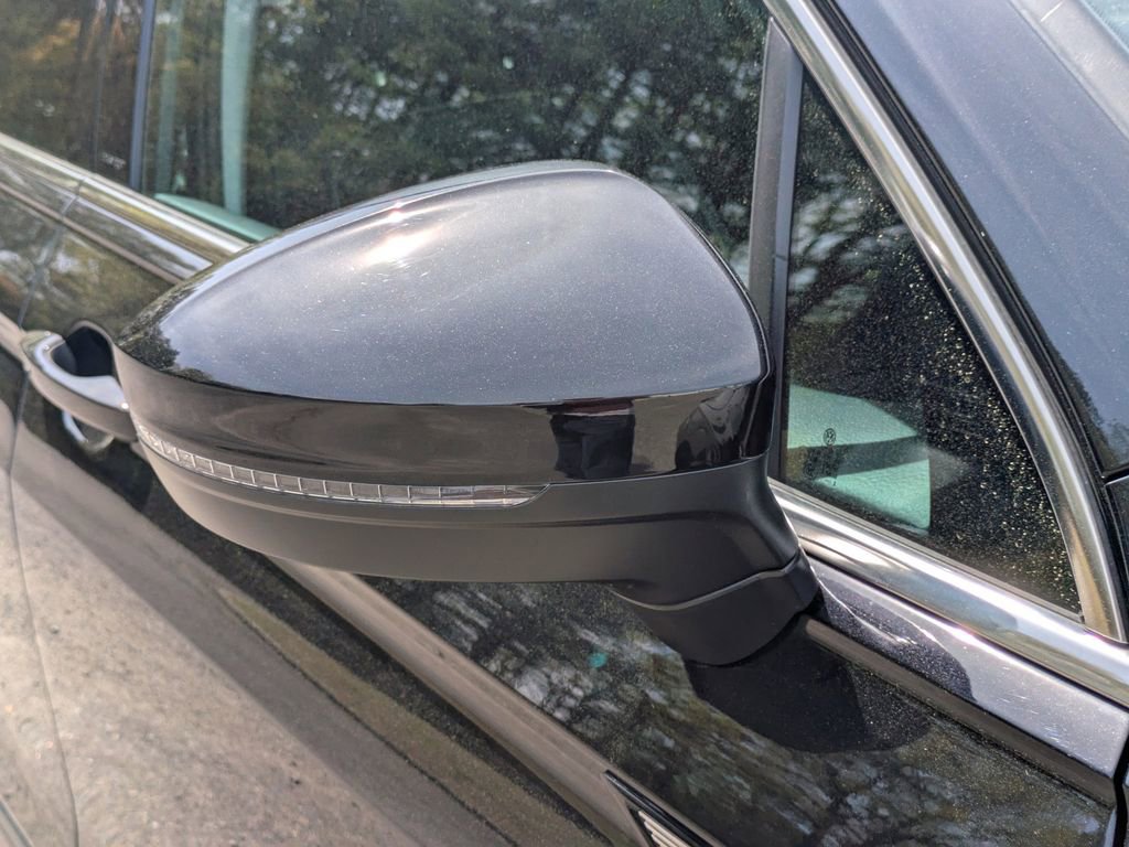 Certified 2022 Volkswagen Tiguan SE image 12