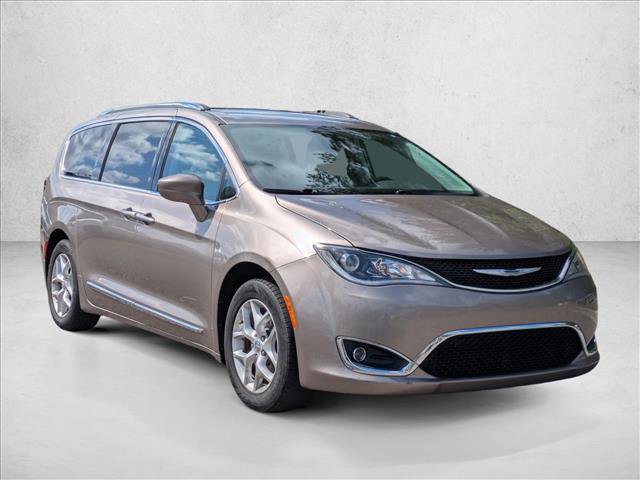 Used 2018 Chrysler Pacifica Touring-L w/ Tire & Wheel Group image 3