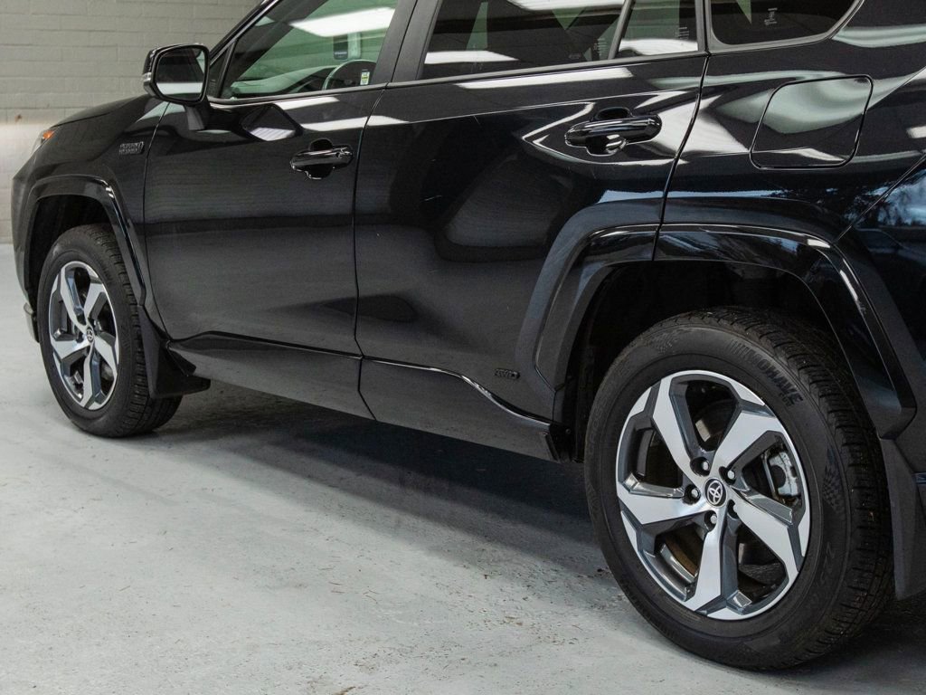 Used 2021 Toyota RAV4 SE image 37