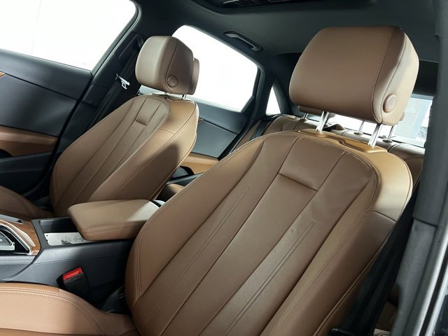 Used 2023 Audi A4 2.0T Premium w/ Convenience Package image 21