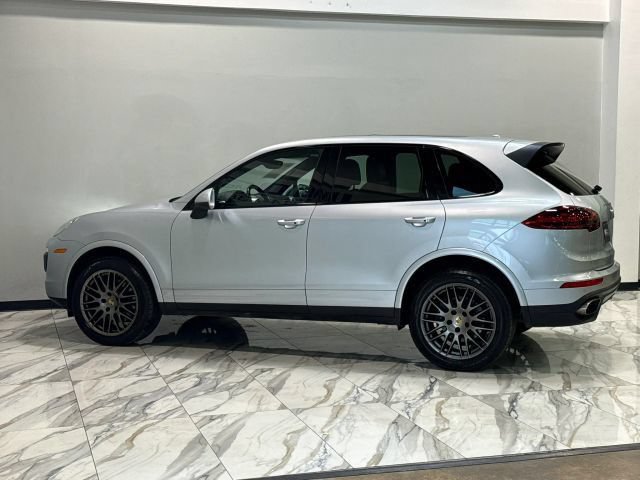Used 2017 Porsche Cayenne Platinum Edition AWD/4WD image 9