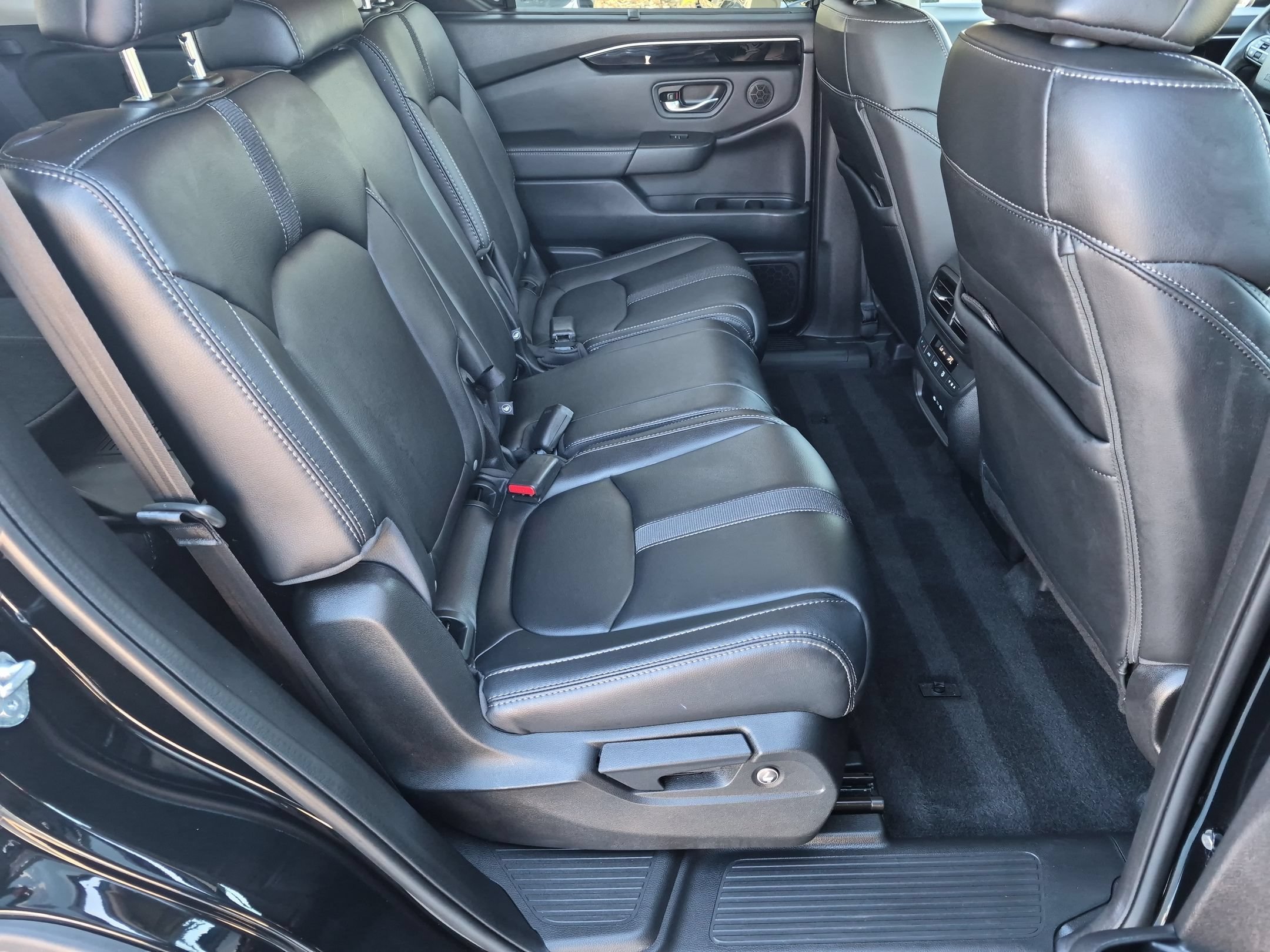 Certified 2025 Honda Pilot EX-L image 28