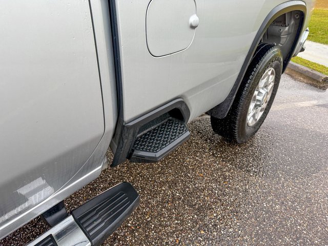 Used 2023 Chevrolet Silverado 3500 LT image 9
