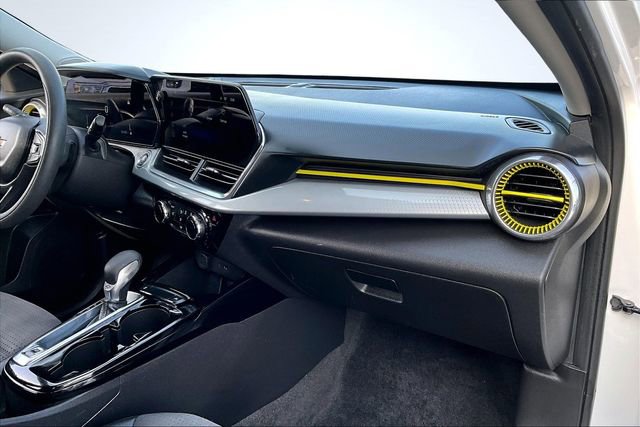 Used 2024 Chevrolet Trax LT image 25