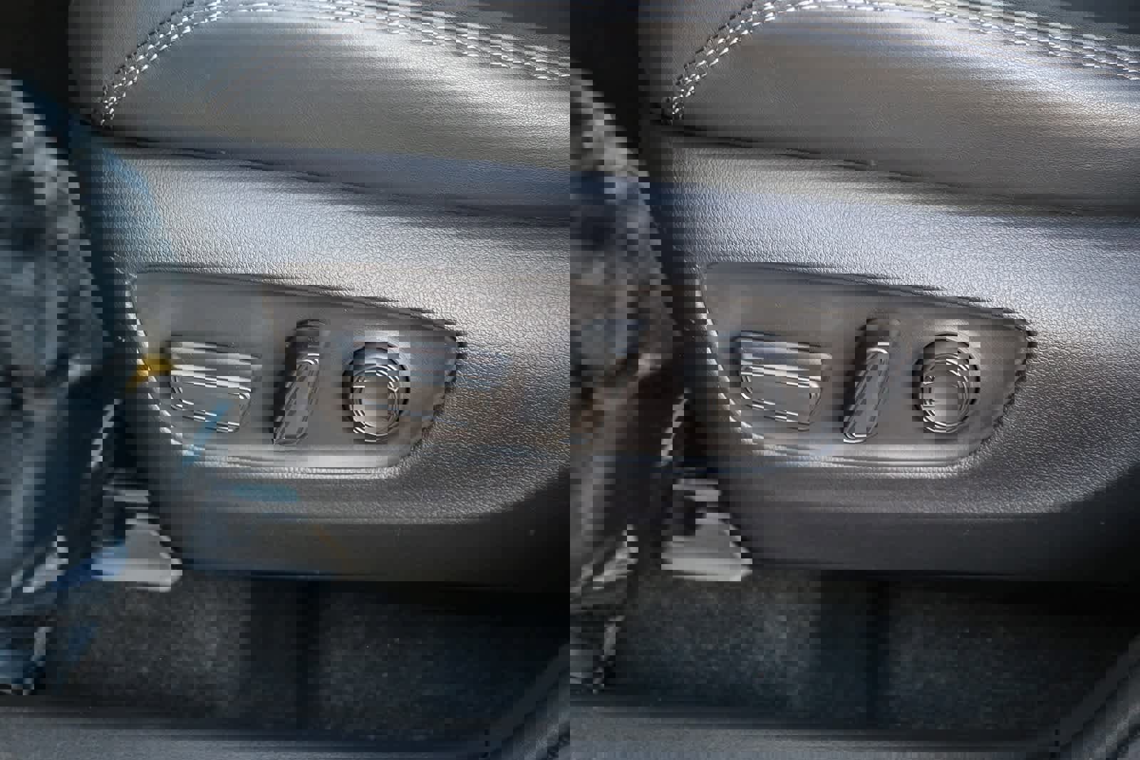 Used 2023 Toyota RAV4 XLE Premium image 18