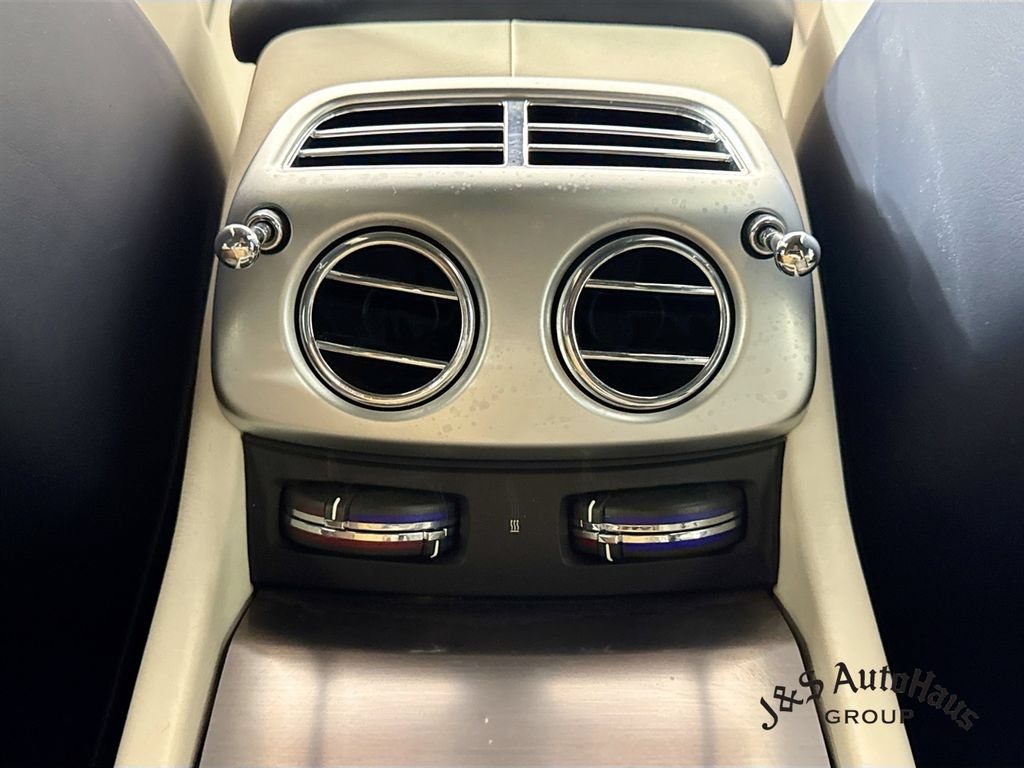 Used 2017 Rolls-Royce Dawn RWD image 33