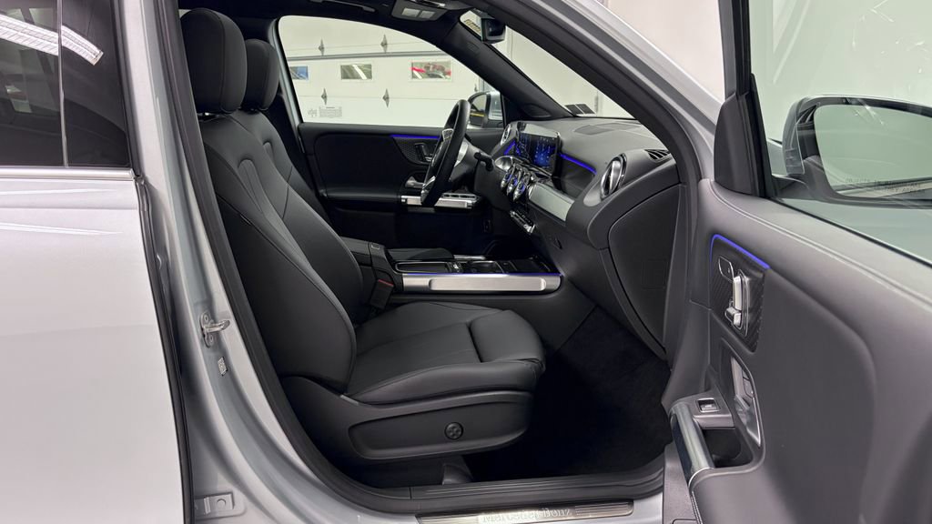Certified 2025 Mercedes-Benz GLB 250 4MATIC image 19