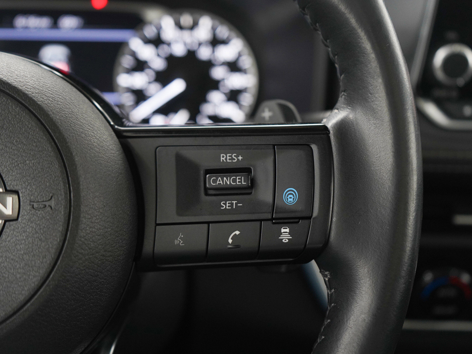 Used 2023 Nissan Rogue SV w/ SV Premium B Package image 28