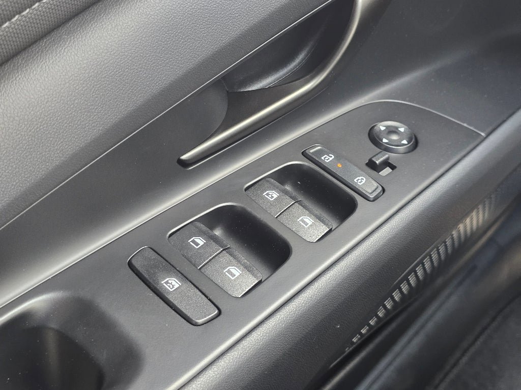 New 2025 Hyundai Elantra SEL image 23