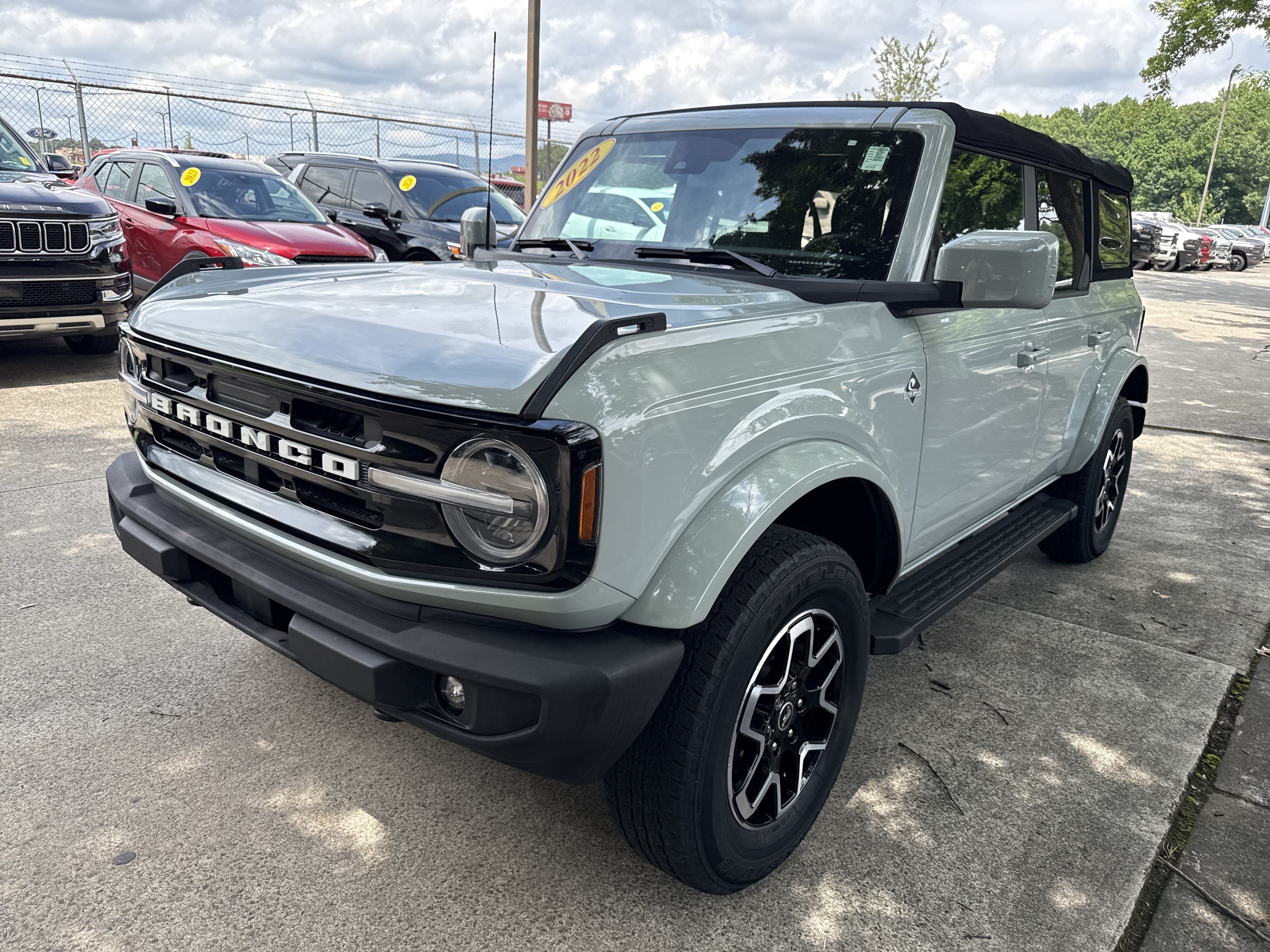 Used 2022 Ford Bronco Outer Banks AWD/4WD image 3