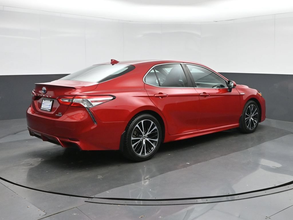 Used 2020 Toyota Camry SE w/ Sunroof Package FWD image 7