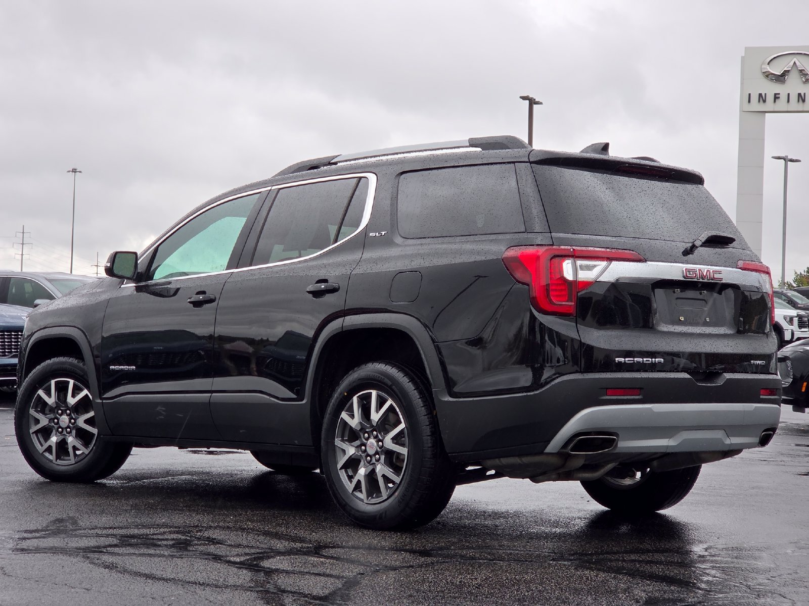 Used 2023 GMC Acadia SLT w/ Technology Package AWD/4WD image 17