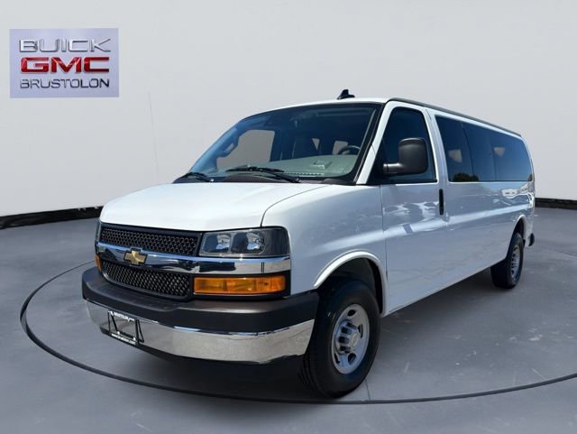 Used 2024 Chevrolet Express 3500 LS w/ Chrome Appearance Package RWD video 2