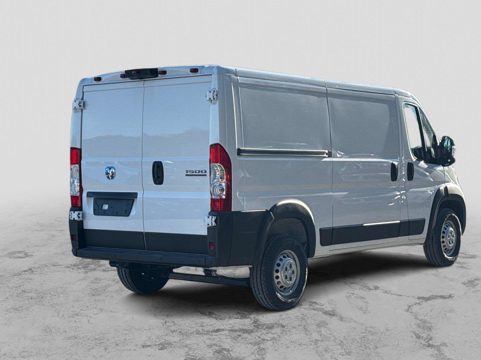 New 2026 RAM ProMaster 1500 w/ Storage Group FWD image 5