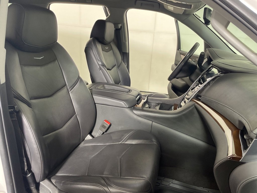 Used 2020 Cadillac Escalade 4WD image 24