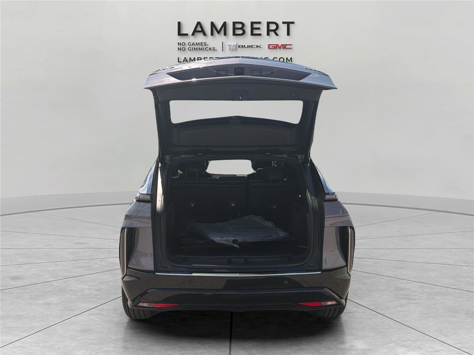 Used 2025 Cadillac Lyriq Luxury w/ LPO, Floor Liner Package image 19