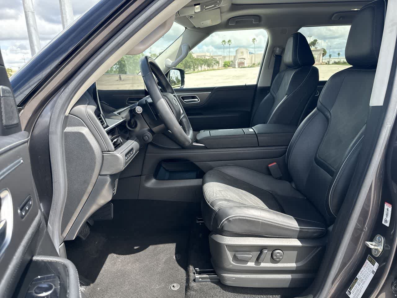 Used 2025 INFINITI QX80 Luxe RWD image 16