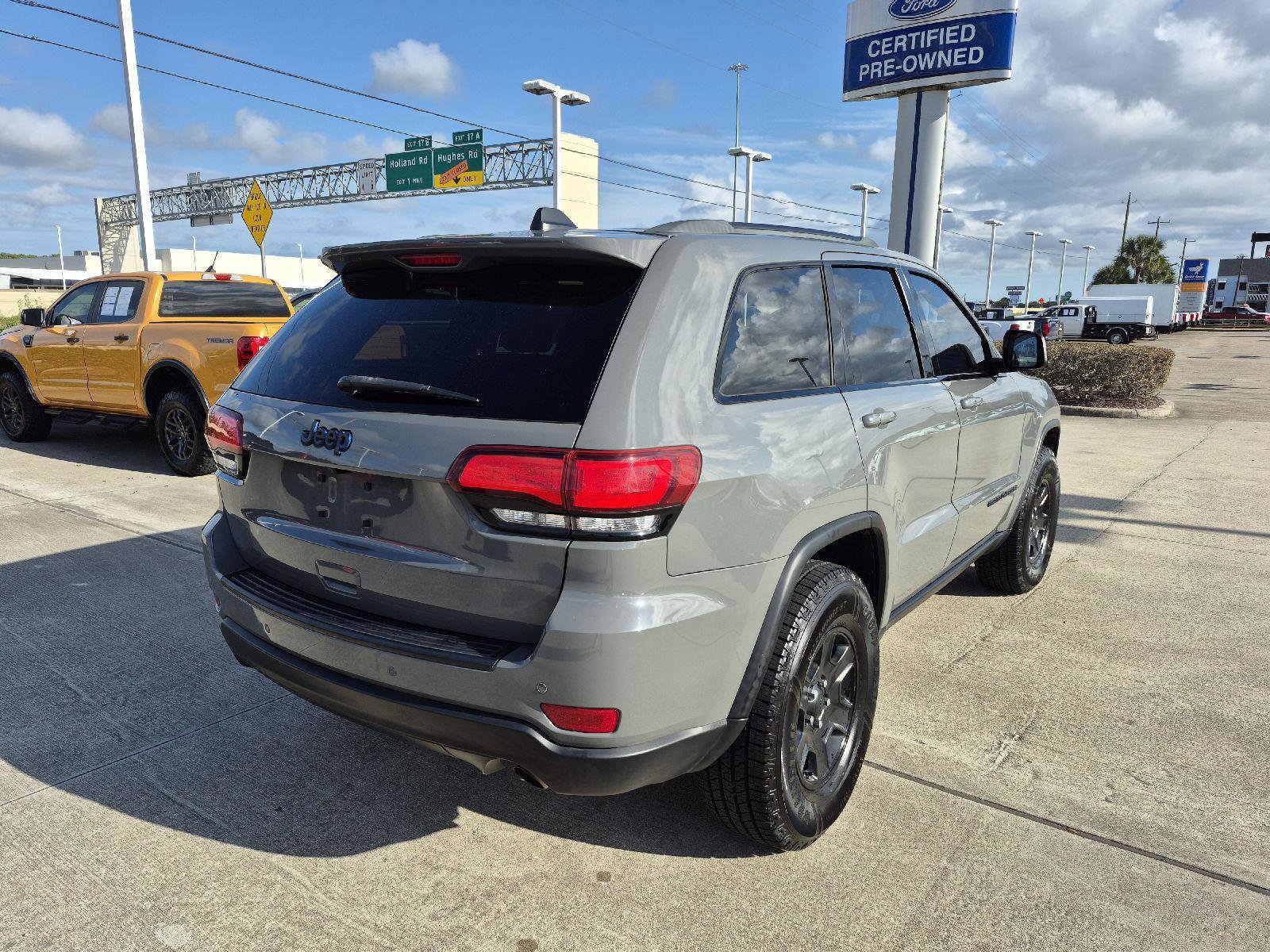 Used 2019 Jeep Grand Cherokee Laredo image 7