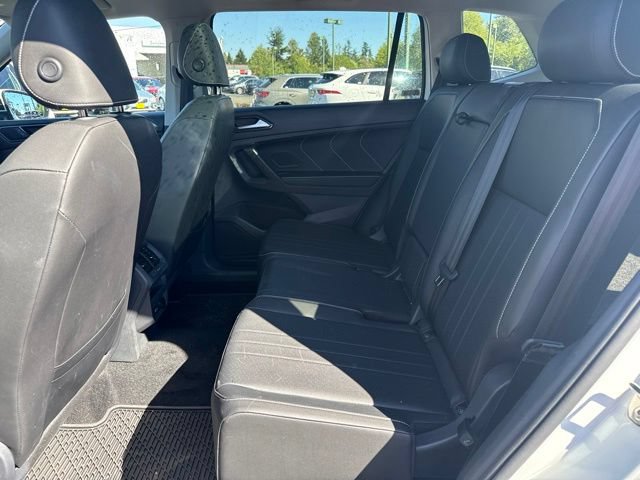 Used 2023 Volkswagen Tiguan SE w/ Panoramic Sunroof Package AWD/4WD image 11