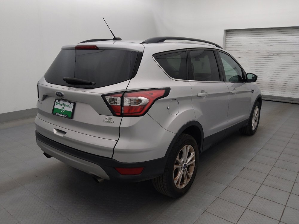 Used 2018 Ford Escape SE image 9
