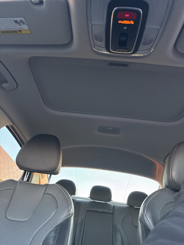 Certified 2023 Hyundai Elantra Limited w/ Preferred Accessory Package image 23