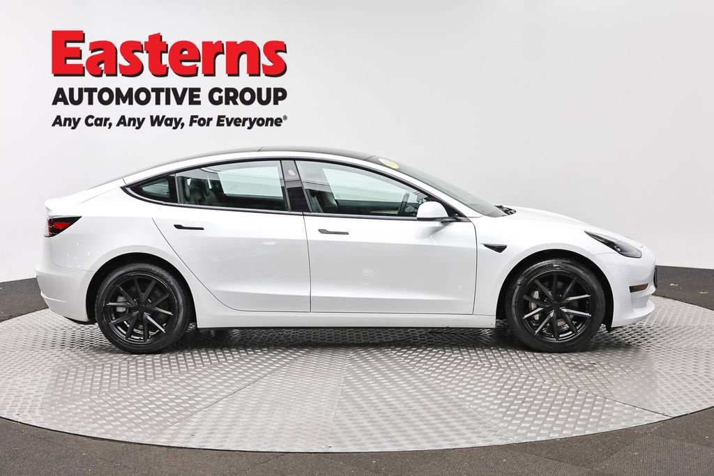 Used 2023 Tesla Model 3 Standard Range image 4